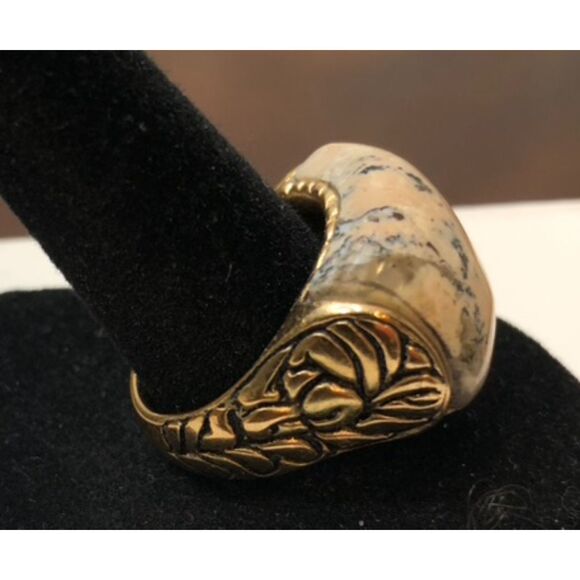 Studio Barse  Gold Tone White Howlite Statement Ring - Picture 6 of 7